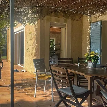 Charmante Carriere Provencale Villa *